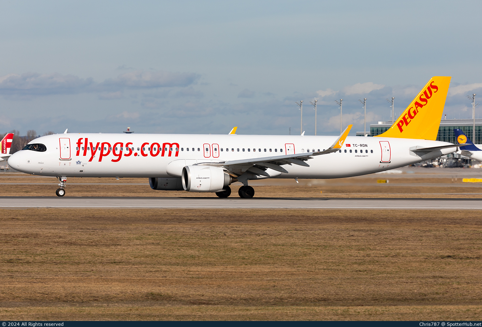 Photo of TC-RDN - Airbus A321-251NX operated by Pegasus Airlines