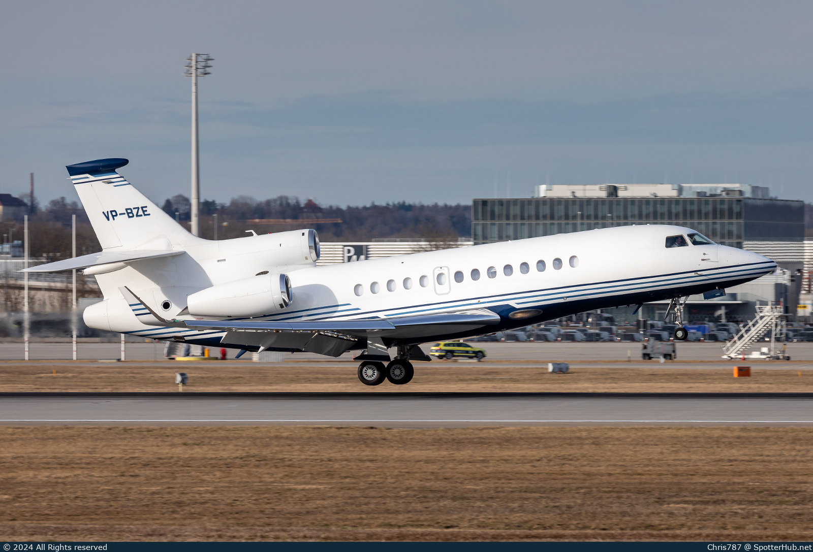 Photo of VP-BZE - Dassault Falcon 7X operated by Private