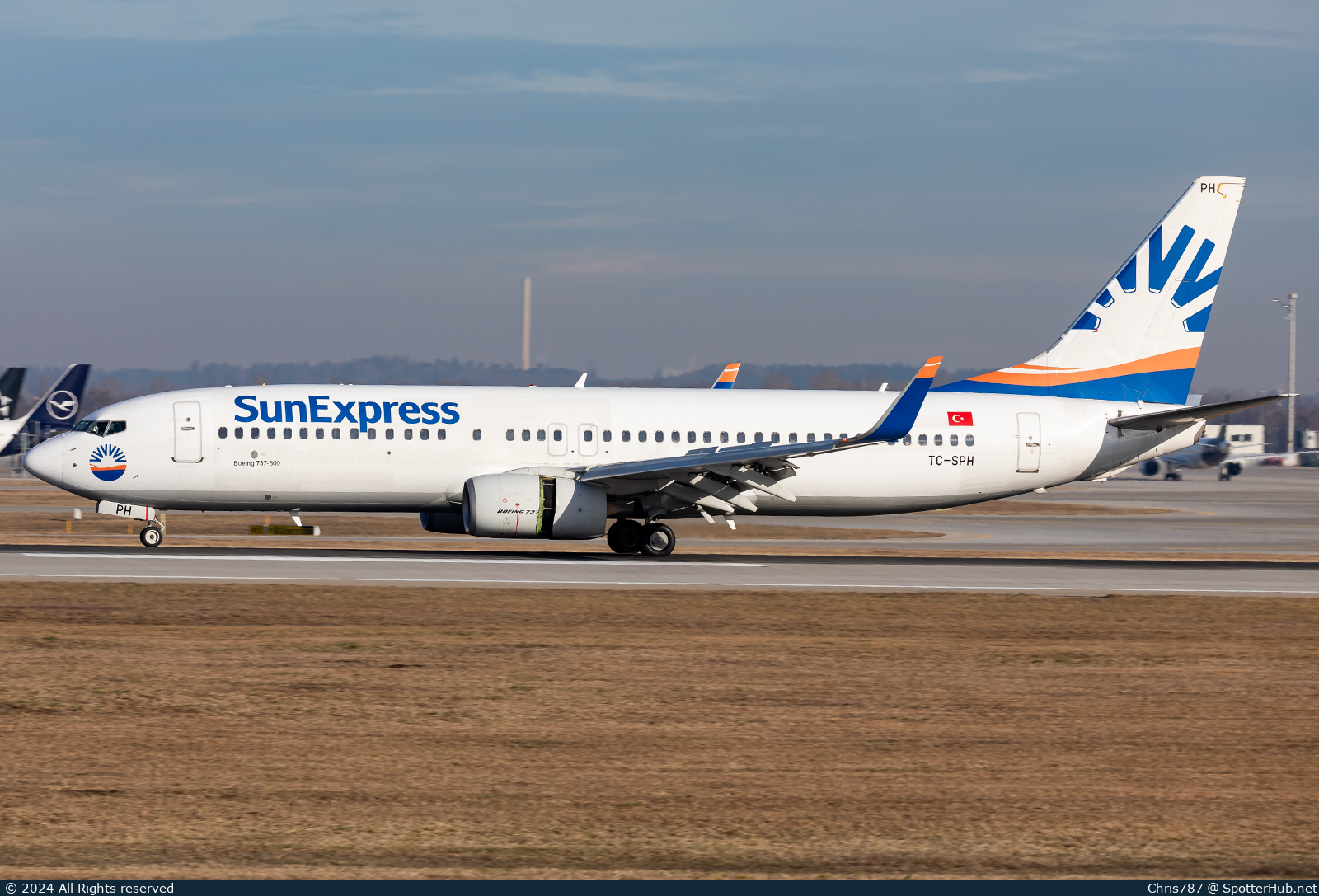 Photo of TC-SPH - Boeing 737-82R operated by SunExpress