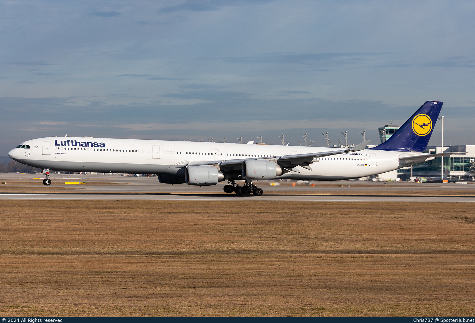Photo of D-AIHU - Airbus A340-642 operated by Lufthansa