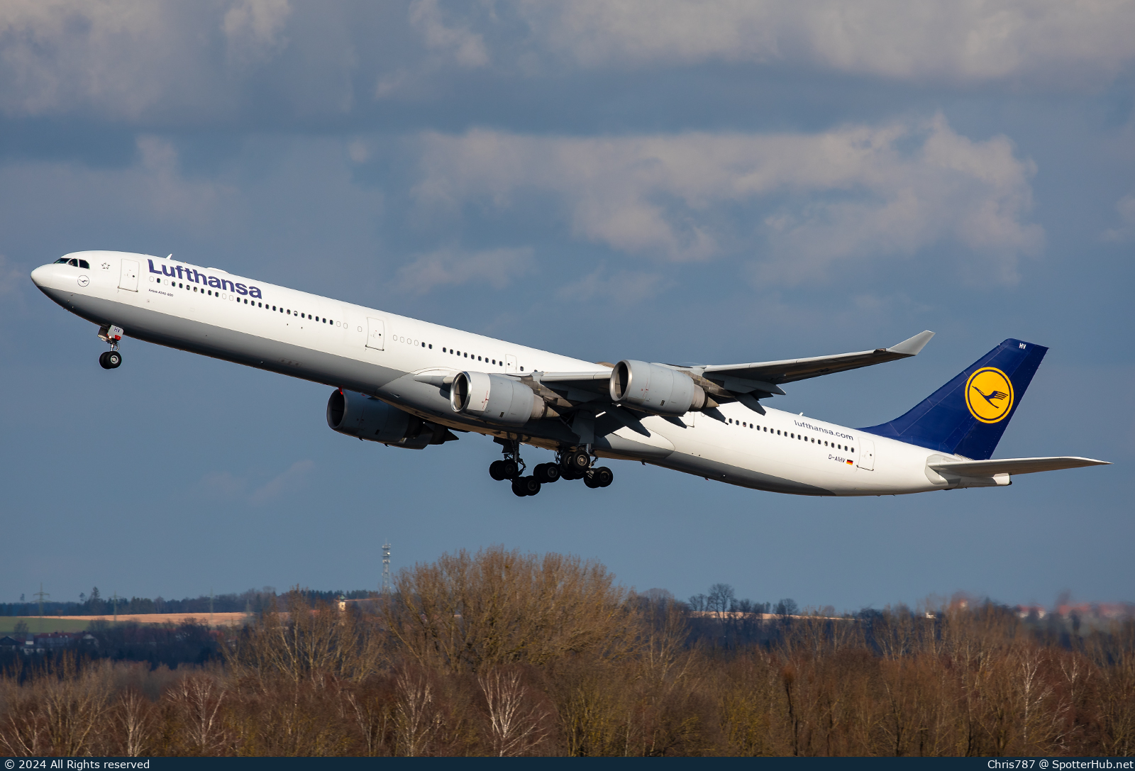 Photo of D-AIHV - Airbus A340-642 operated by Lufthansa