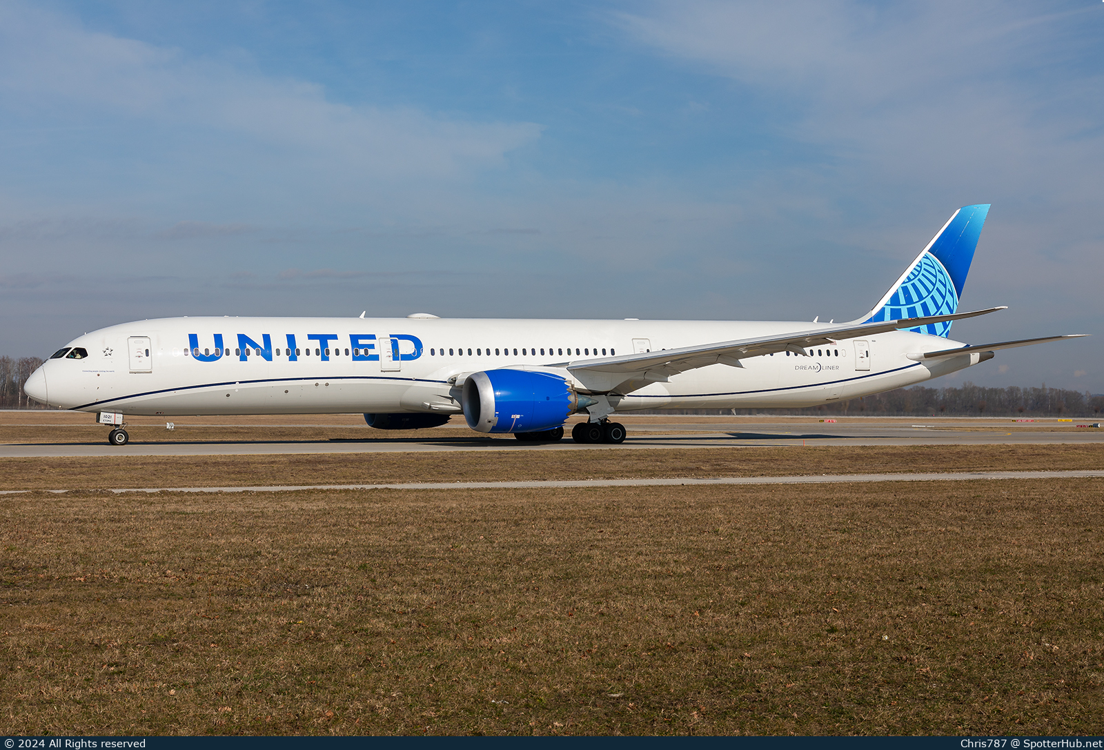 Photo of N12021 - Boeing 787-10 Dreamliner operated by United Airlines