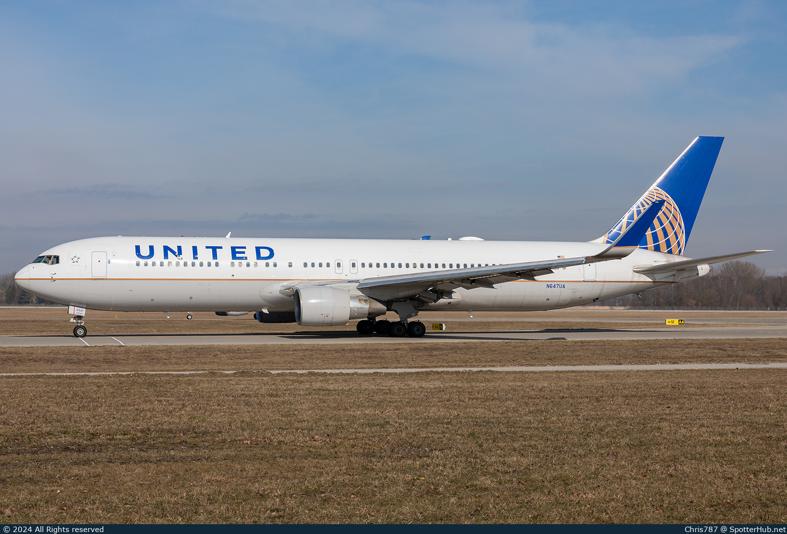 Photo of N647UA - Boeing 767-322(ER) operated by United Airlines