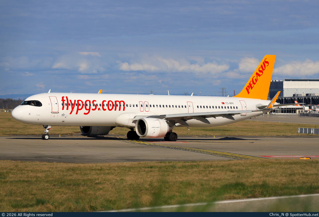 Photo of TC-RFK - Airbus A321-251NX operated by Pegasus Airlines