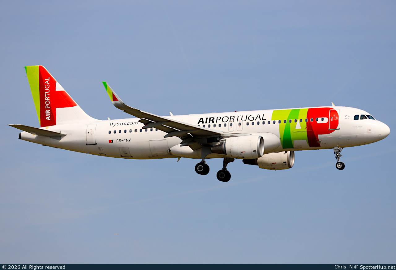 Photo of CS-TNV - Airbus A320-214 operated by TAP Air Portugal