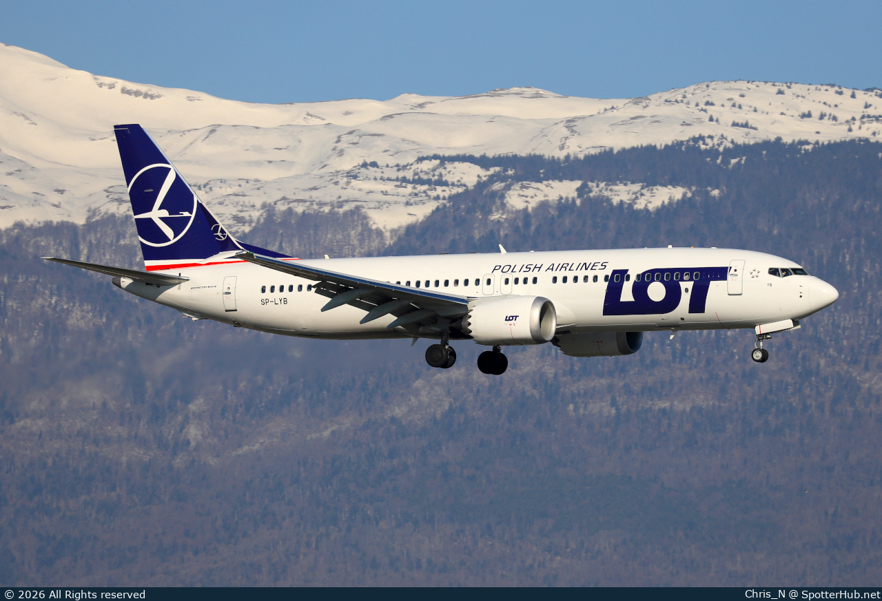 Photo of SP-LYB - Boeing 737 MAX 8 operated by LOT Polish Airlines