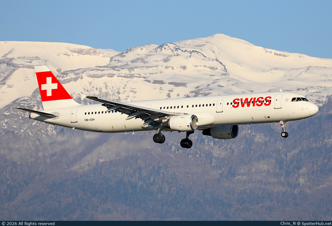 Photo of HB-IOH - Airbus A321-111 operated by Swiss International Air Lines