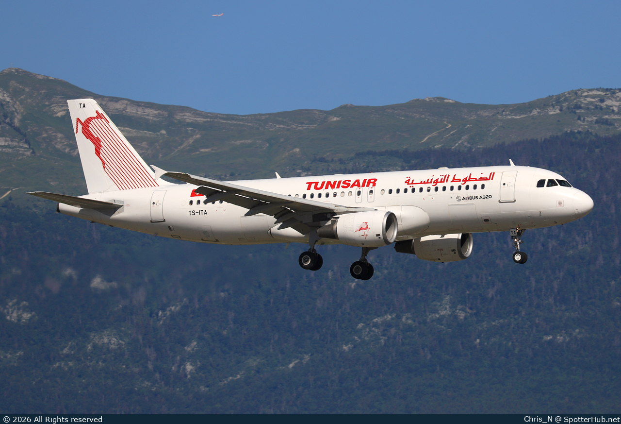 Photo of TS-ITA - Airbus A320-214 operated by Tunisair