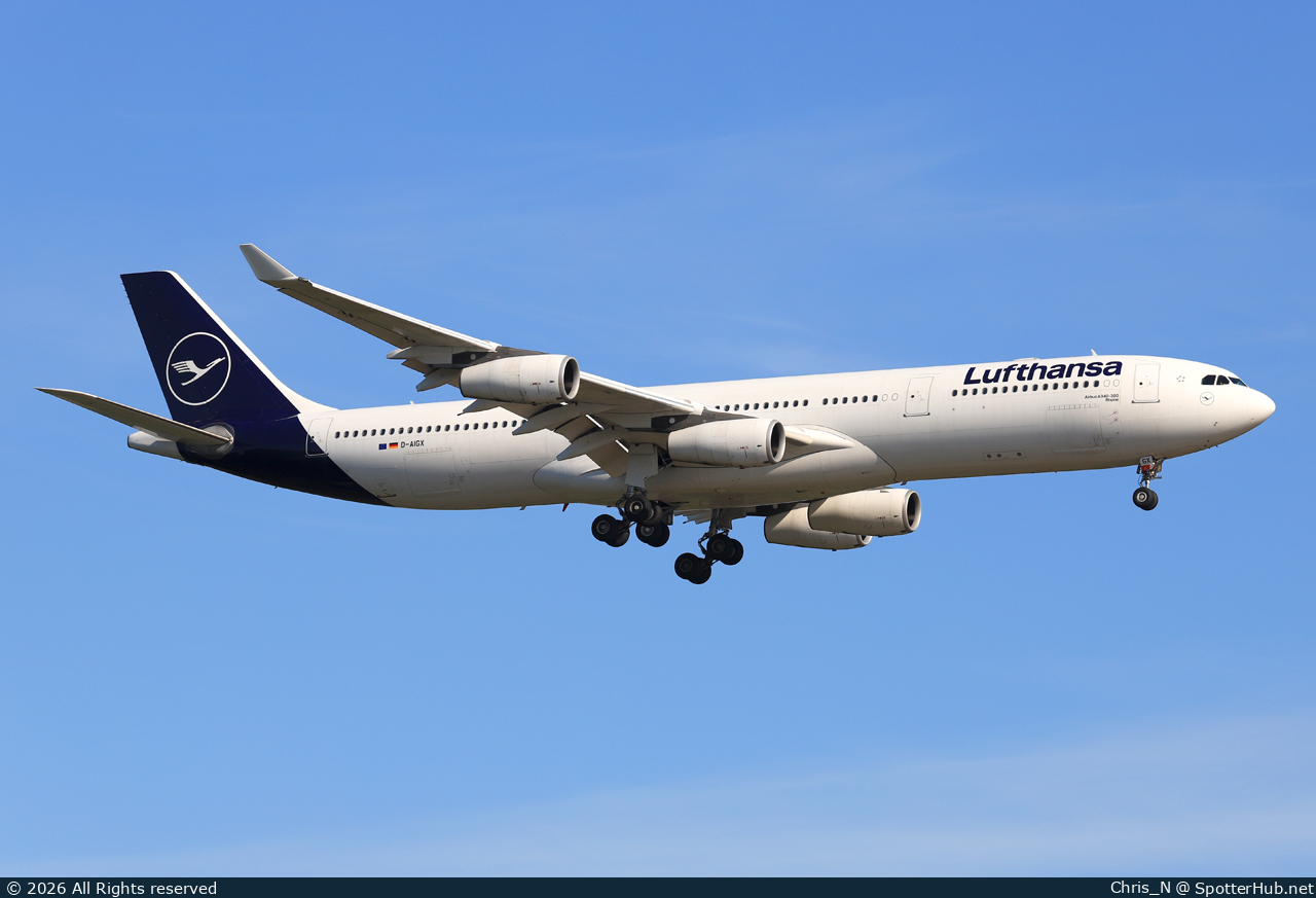 Photo of D-AIGX - Airbus A340-313 operated by Lufthansa