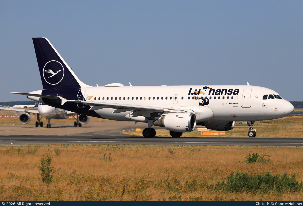 Photo of D-AILU - Airbus A319-114 operated by Lufthansa