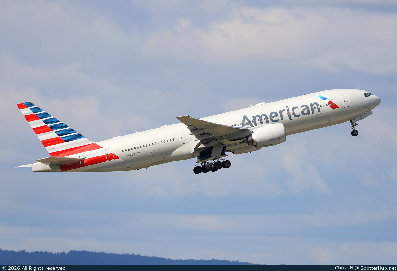 Photo of N780AN - Boeing 777-223(ER) operated by American Airlines
