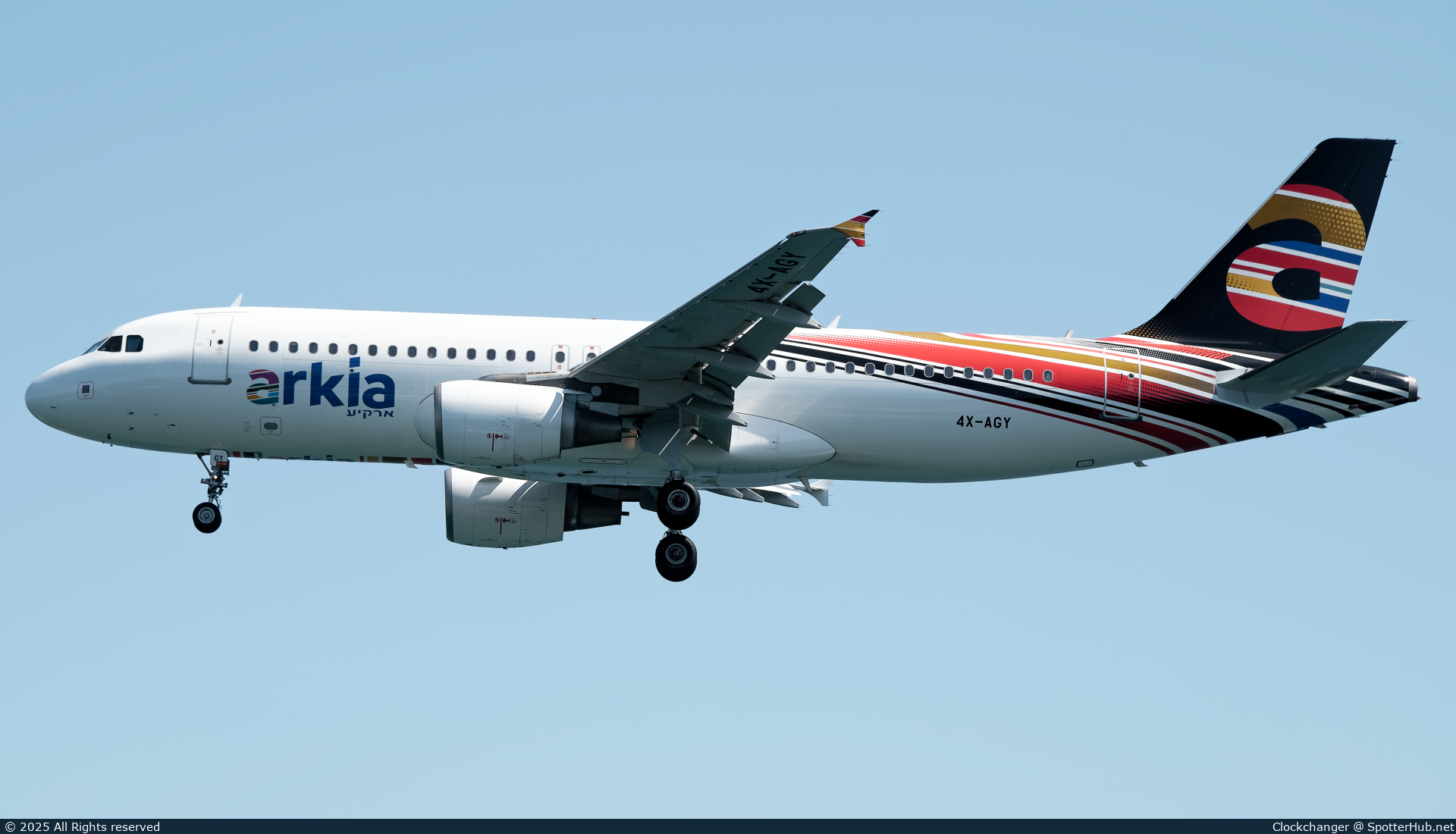 Photo of 4X-AGY - Airbus A320-214 operated by Arkia Israeli Airlines