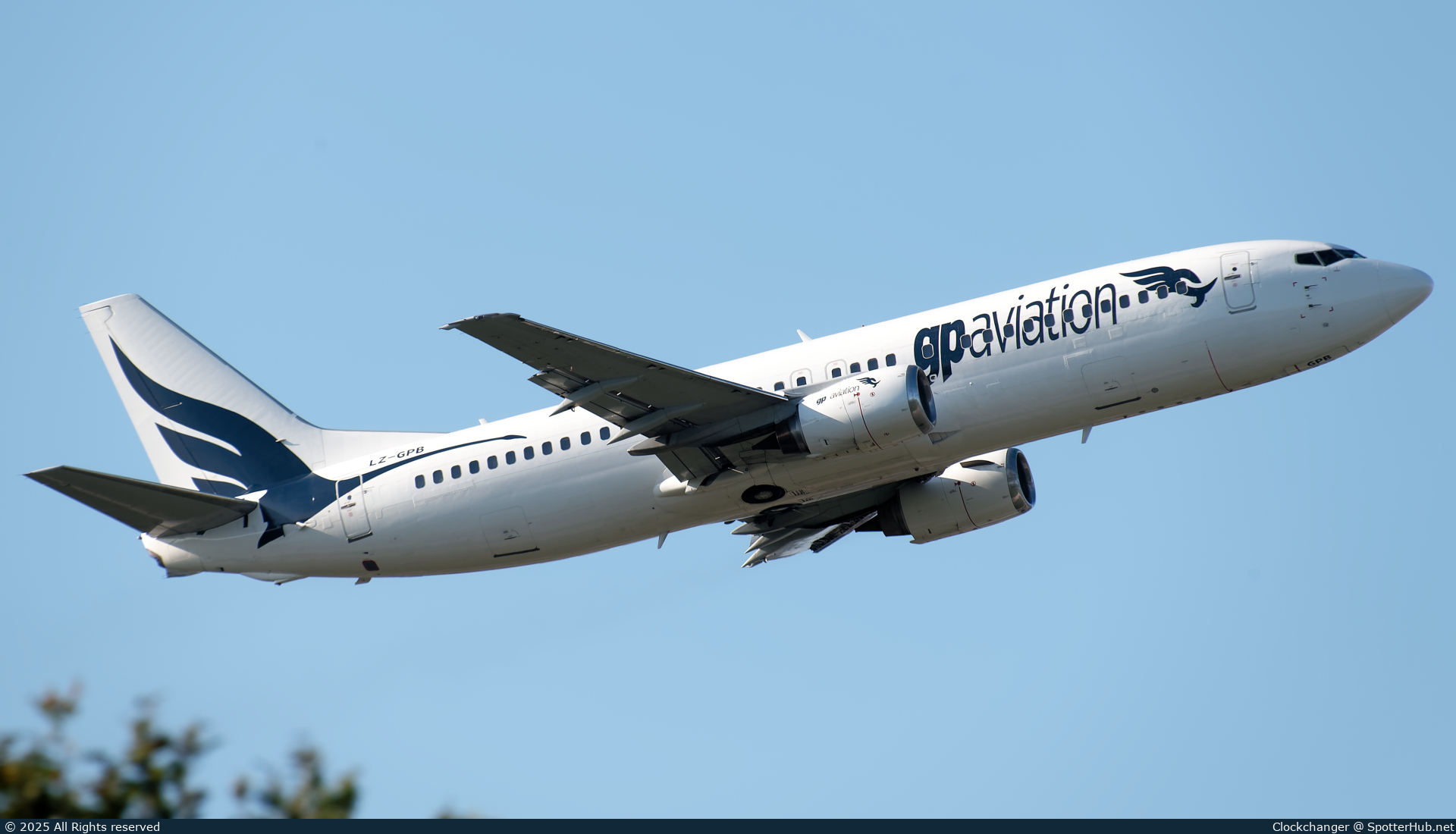 Photo of LZ-GPB - Boeing 737-405 operated by GP Aviation