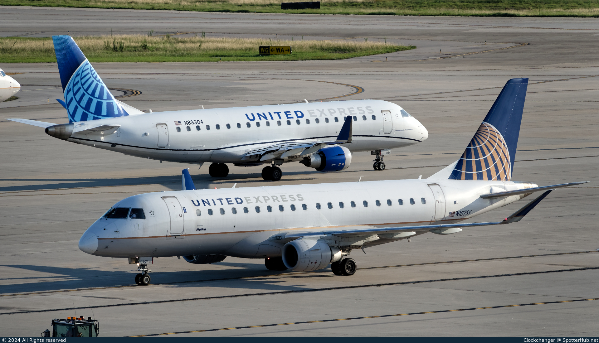 Photo of N107SY - Embraer ERJ-175LR operated by United Express (opb SkyWest Airlines)