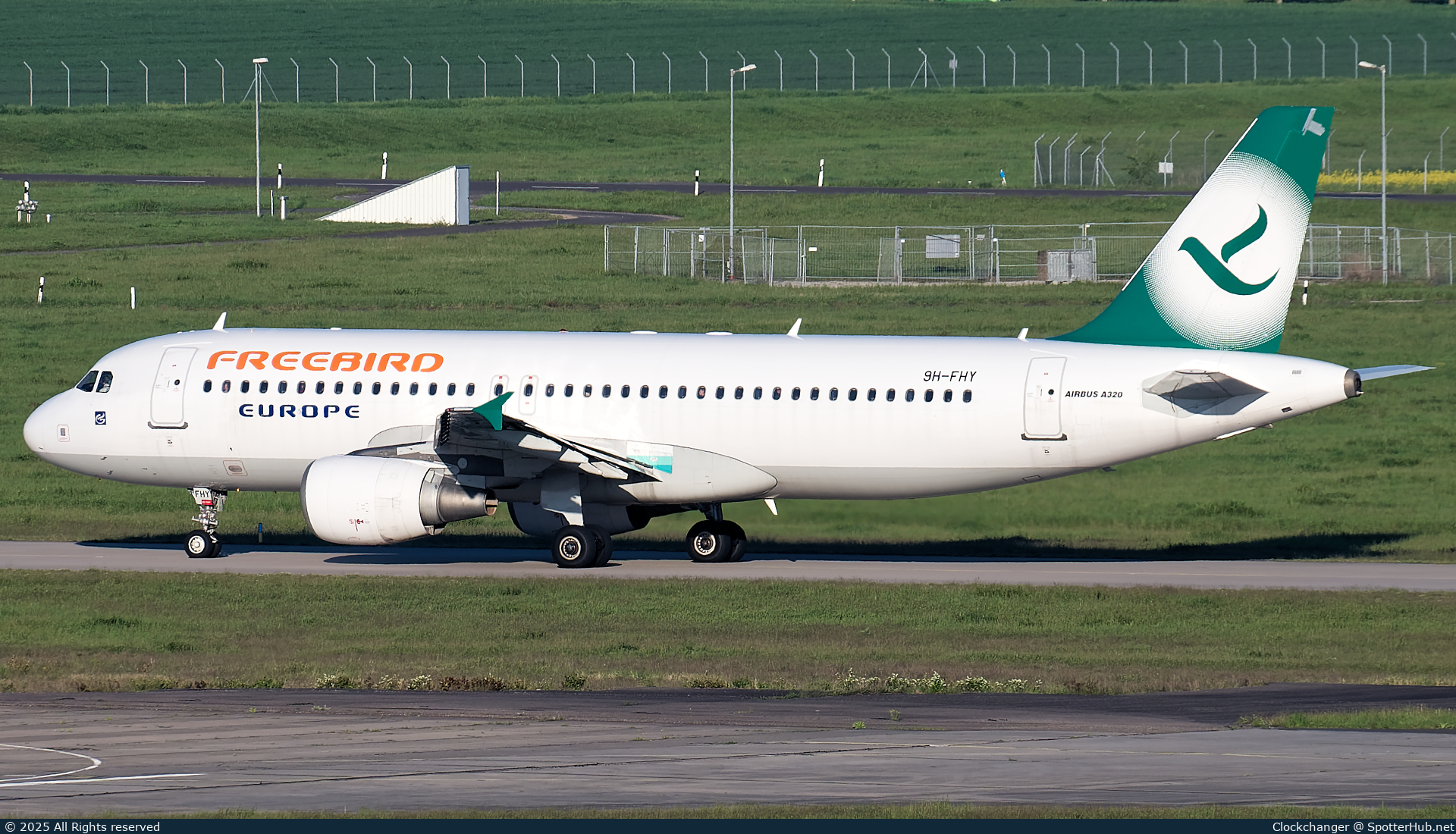 Photo of 9H-FHY - Airbus A320-214 operated by Freebird Airlines Europe
