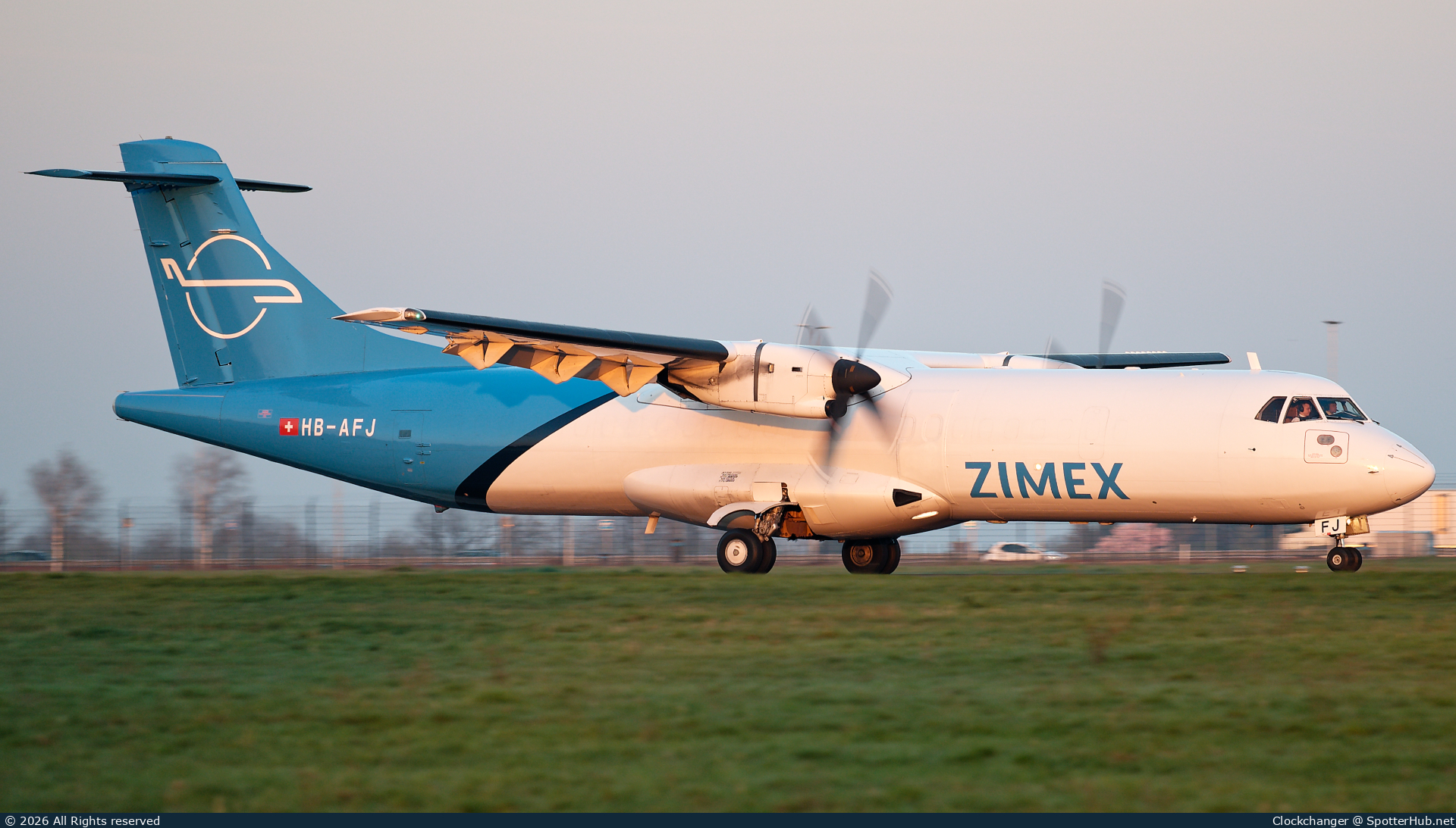 Photo of HB-AFJ - ATR 72-202(F) operated by Farnair Switzerland