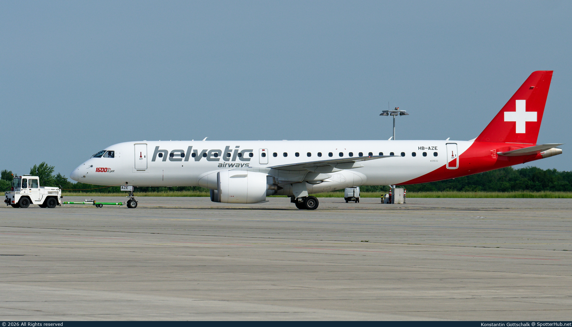 Photo of HB-AZE - Embraer ERJ-190-E2 operated by Helvetic Airways