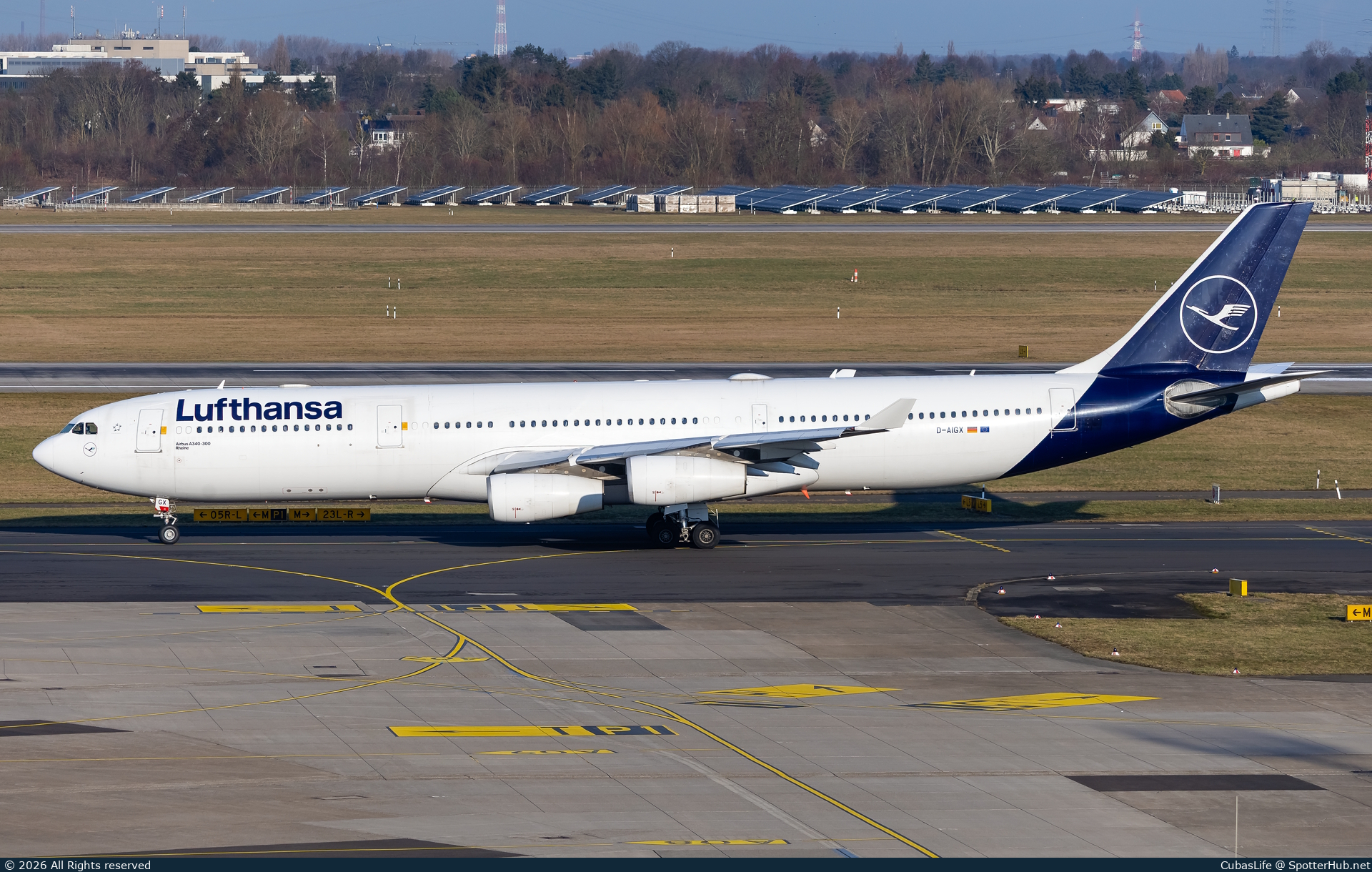 Photo of D-AIGX - Airbus A340-313 operated by Lufthansa