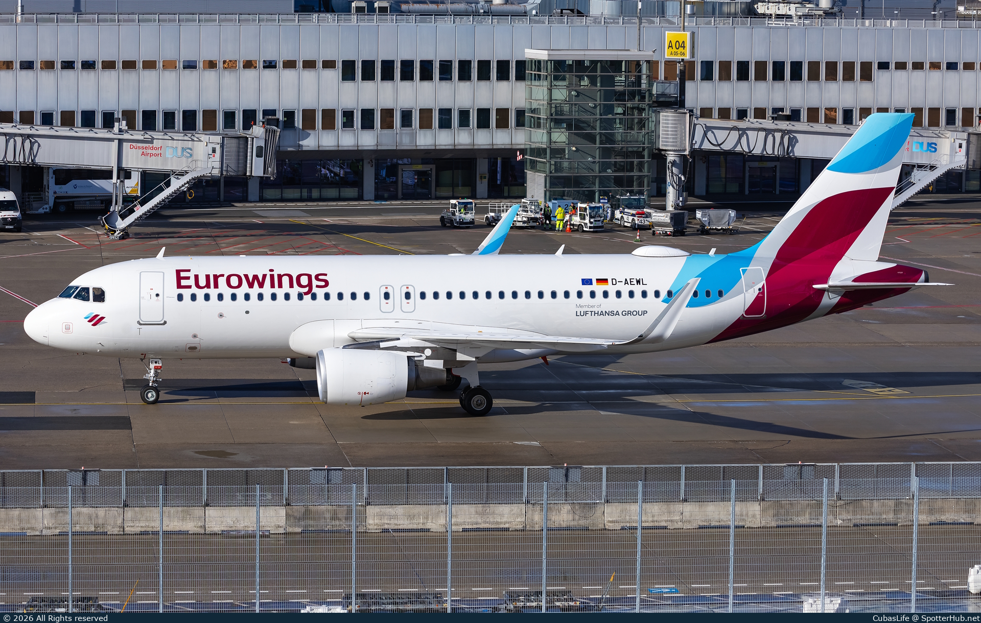 Photo of D-AEWL - Airbus A320-214 operated by Eurowings