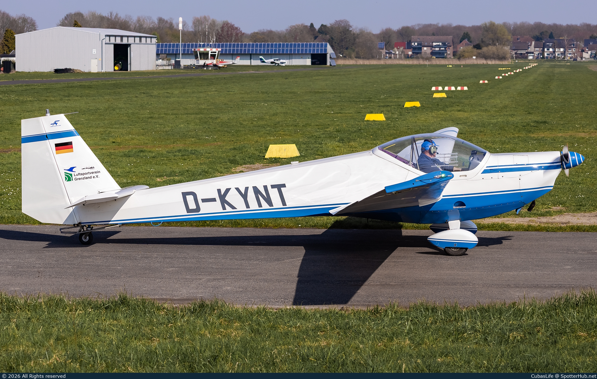 Photo of D-KYNT - Scheibe SF 25C Heubacher-Falke operated by Luftsportverein Grenzland