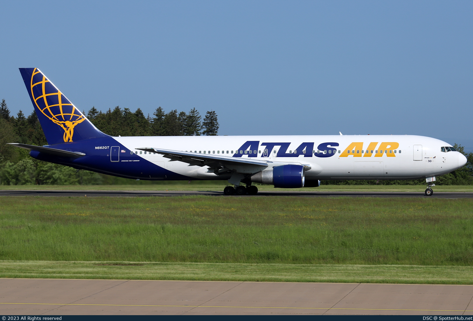 Photo of N662GT - Boeing 767-31A(ER) operated by Atlas Air