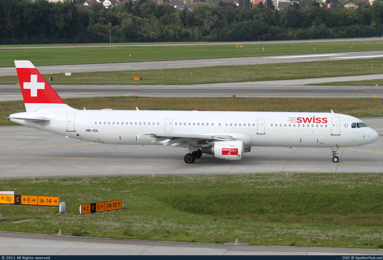 Photo of HB-IOL - Airbus A321-111 operated by Swiss International Air Lines