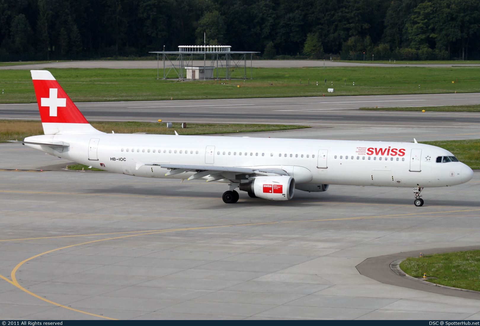 Photo of HB-IOC - Airbus A321-111 operated by Swiss International Air Lines