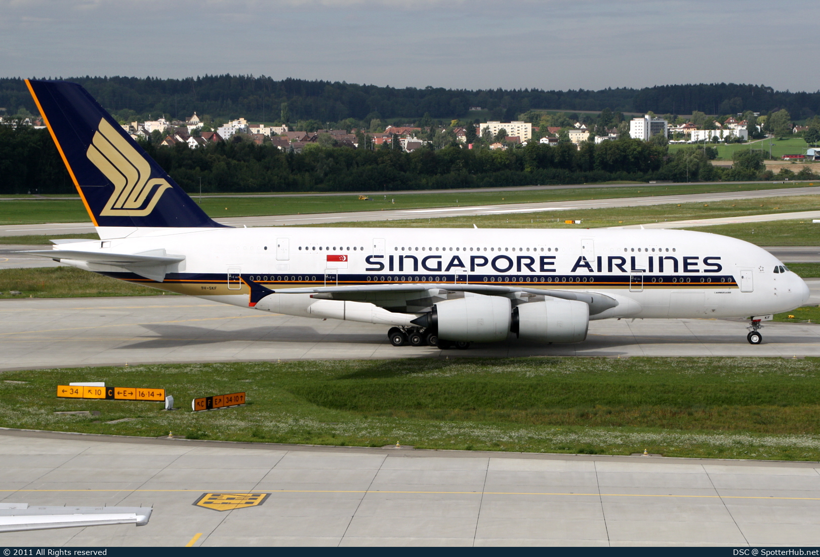 Photo of 9V-SKF - Airbus A380-841 operated by Singapore Airlines