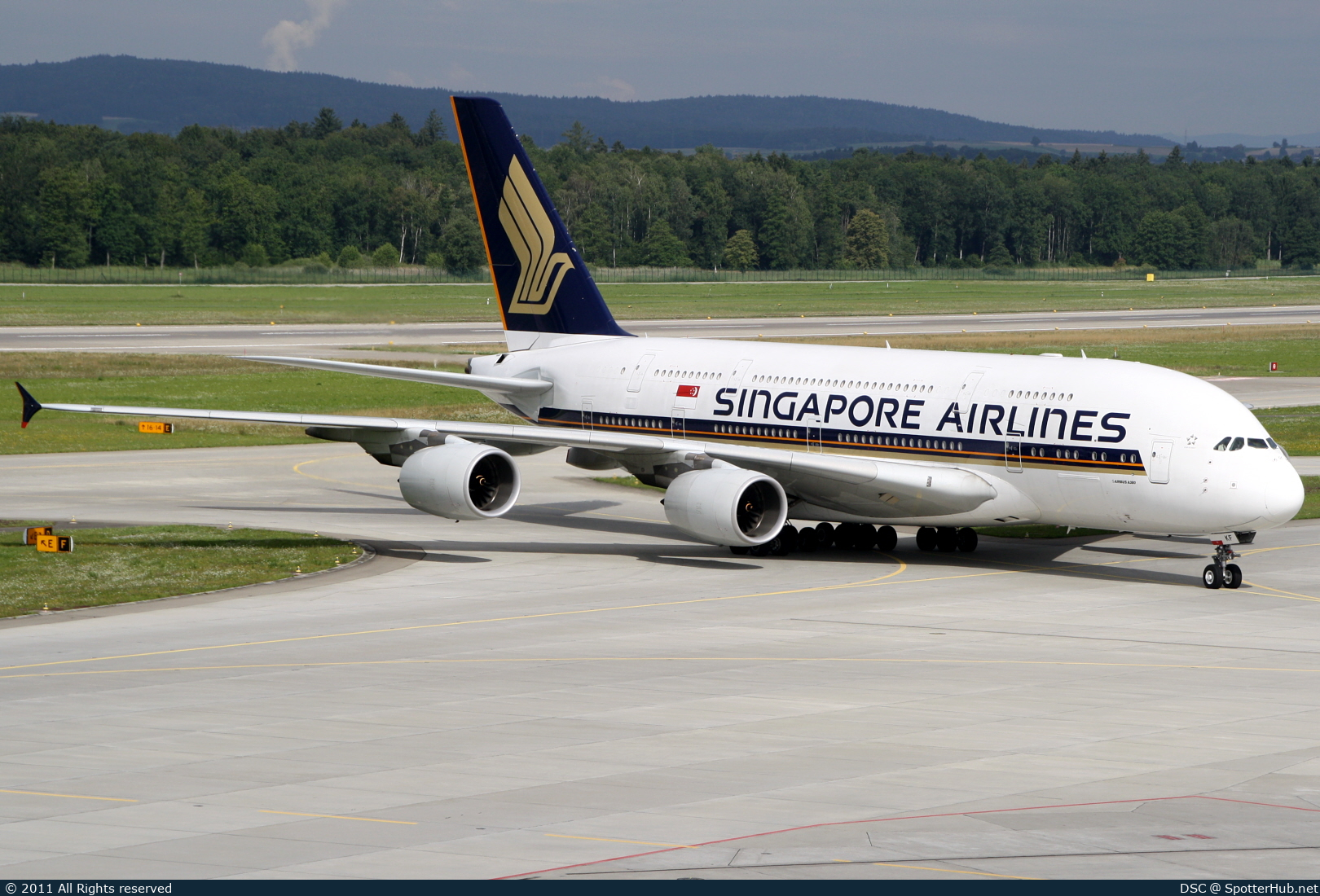 Photo of 9V-SKF - Airbus A380-841 operated by Singapore Airlines