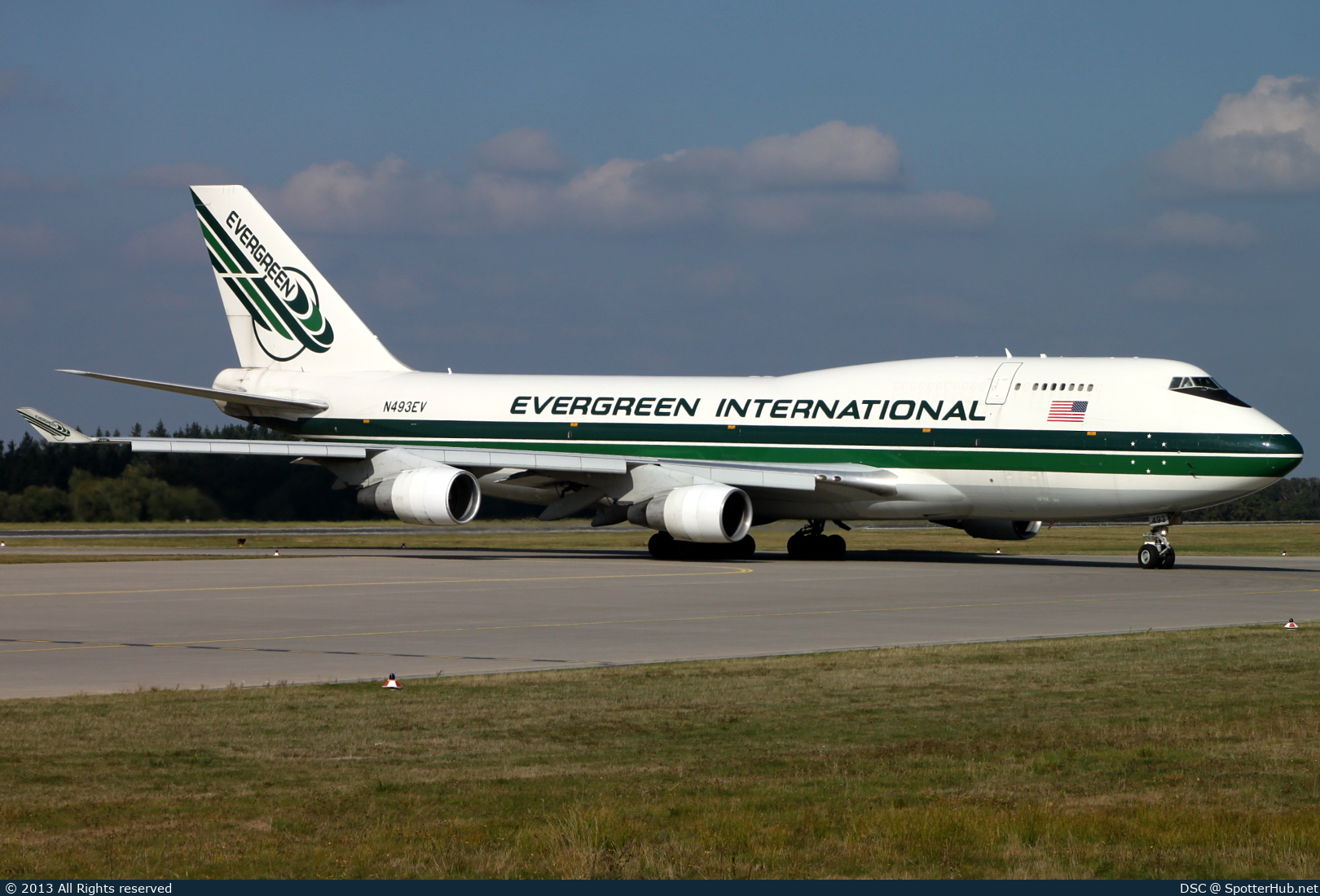 Photo of N493EV - Boeing 747-4H6(BDSF) operated by Evergreen International Airlines
