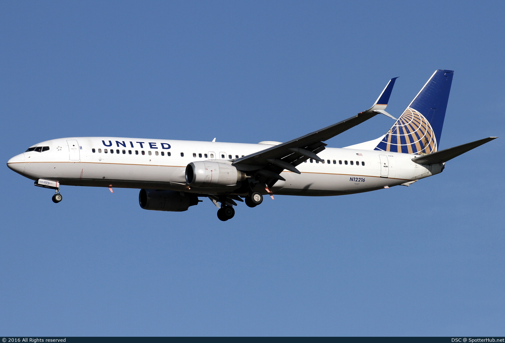 Photo of N12216 - Boeing 737-824 operated by United Airlines