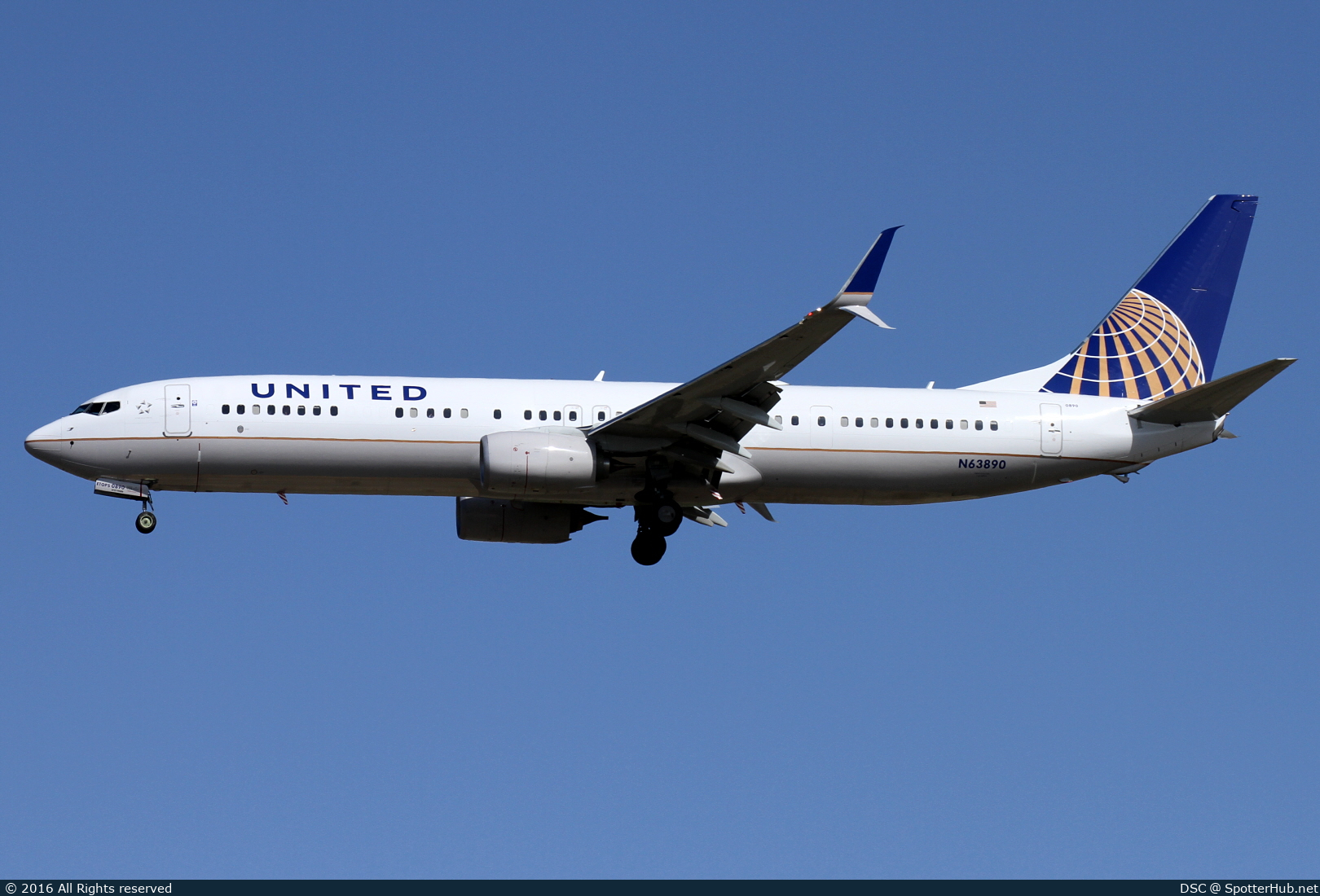 Photo of N63890 - Boeing 737-924(ER) operated by United Airlines