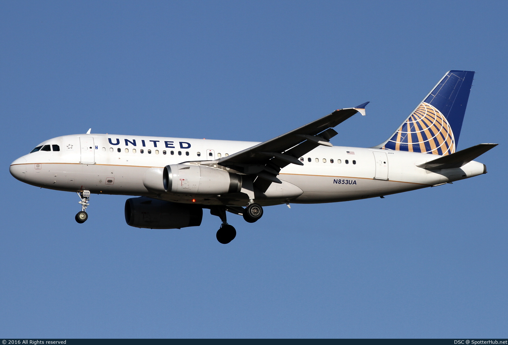 Photo of N853UA - Airbus A319-131 operated by United Airlines