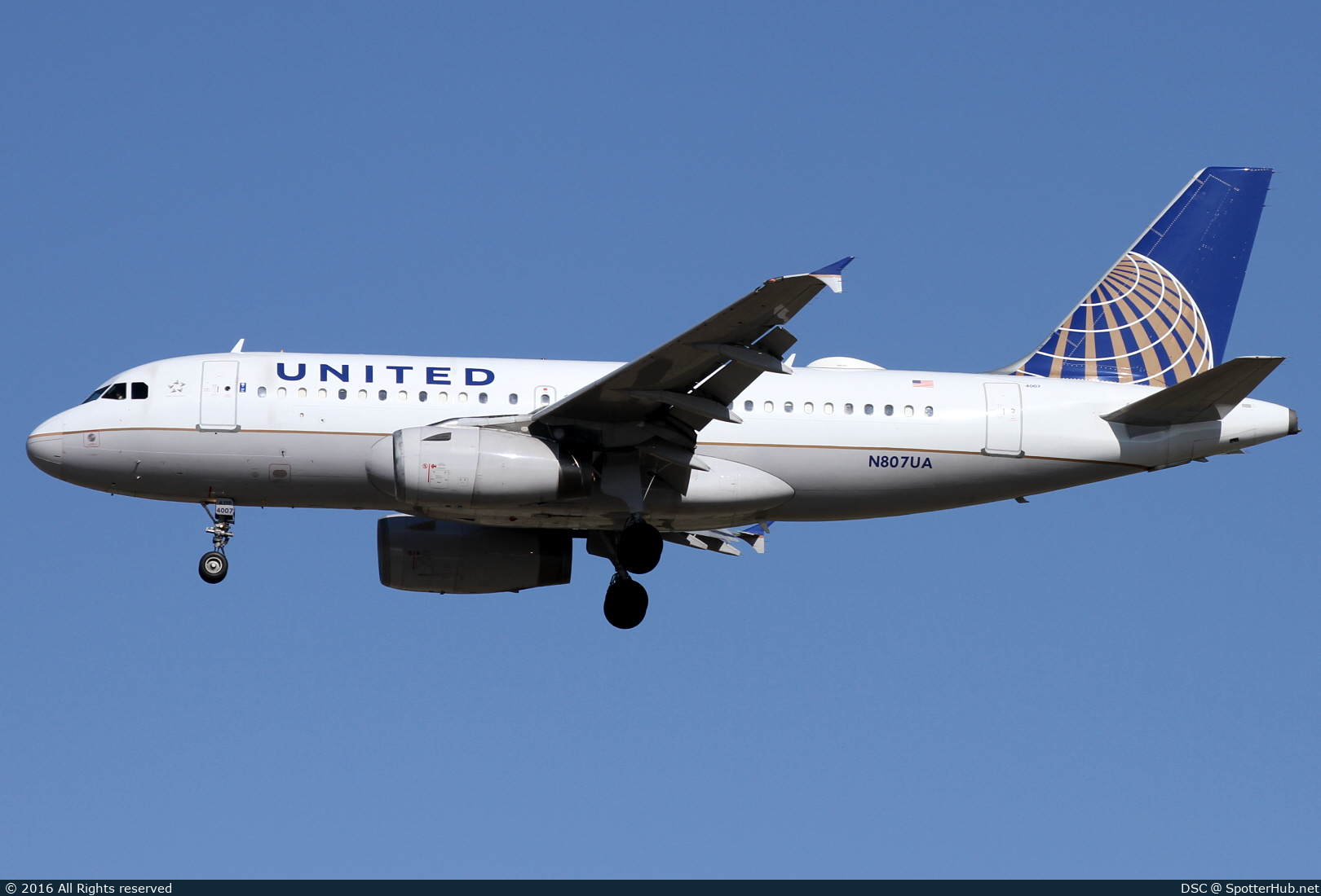 Photo of N807UA - Airbus A319-131 operated by United Airlines