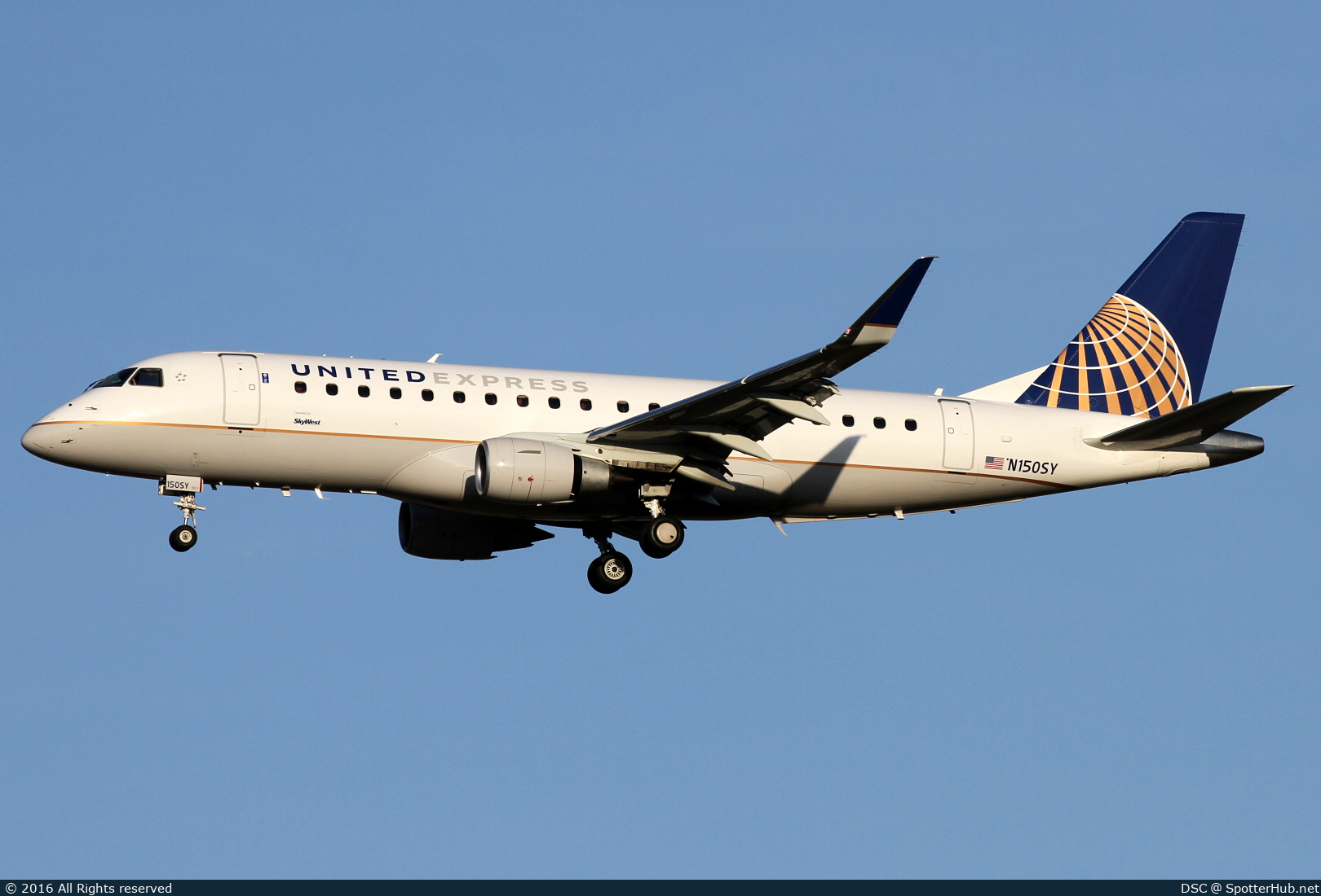 Photo of N150SY - Embraer ERJ-175LR operated by United Express (opb SkyWest Airlines)