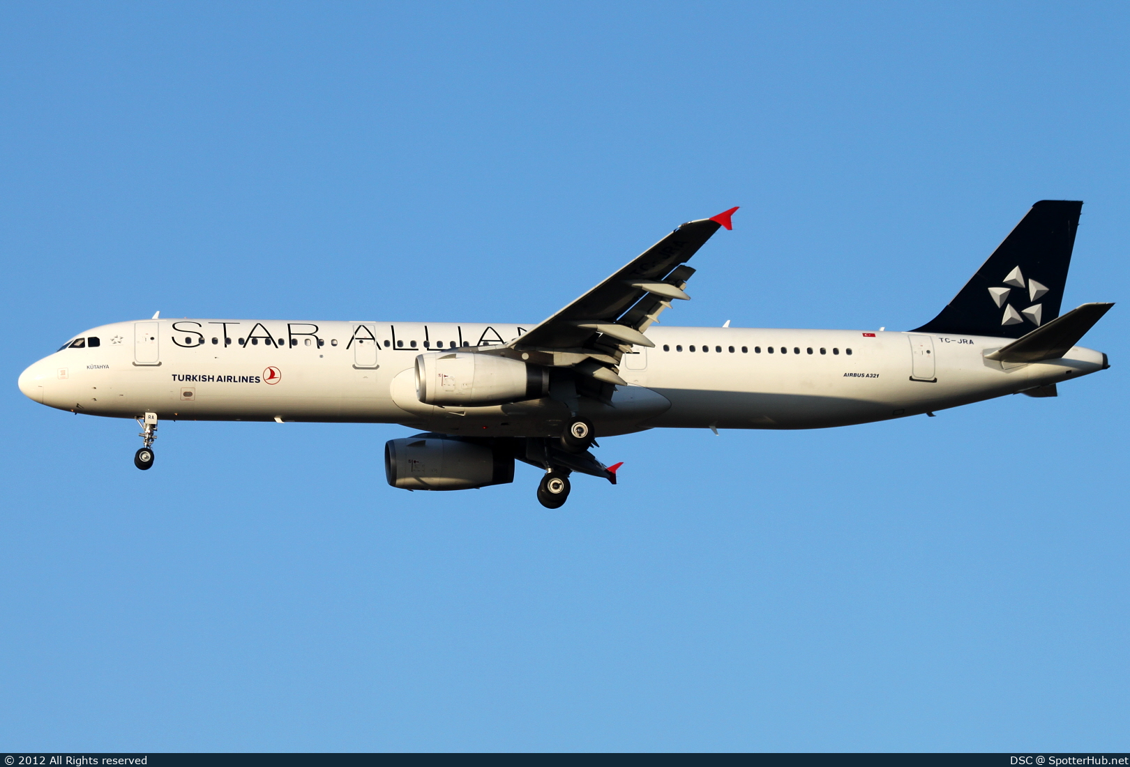 Photo of TC-JRA - Airbus A321-231 operated by Turkish Airlines