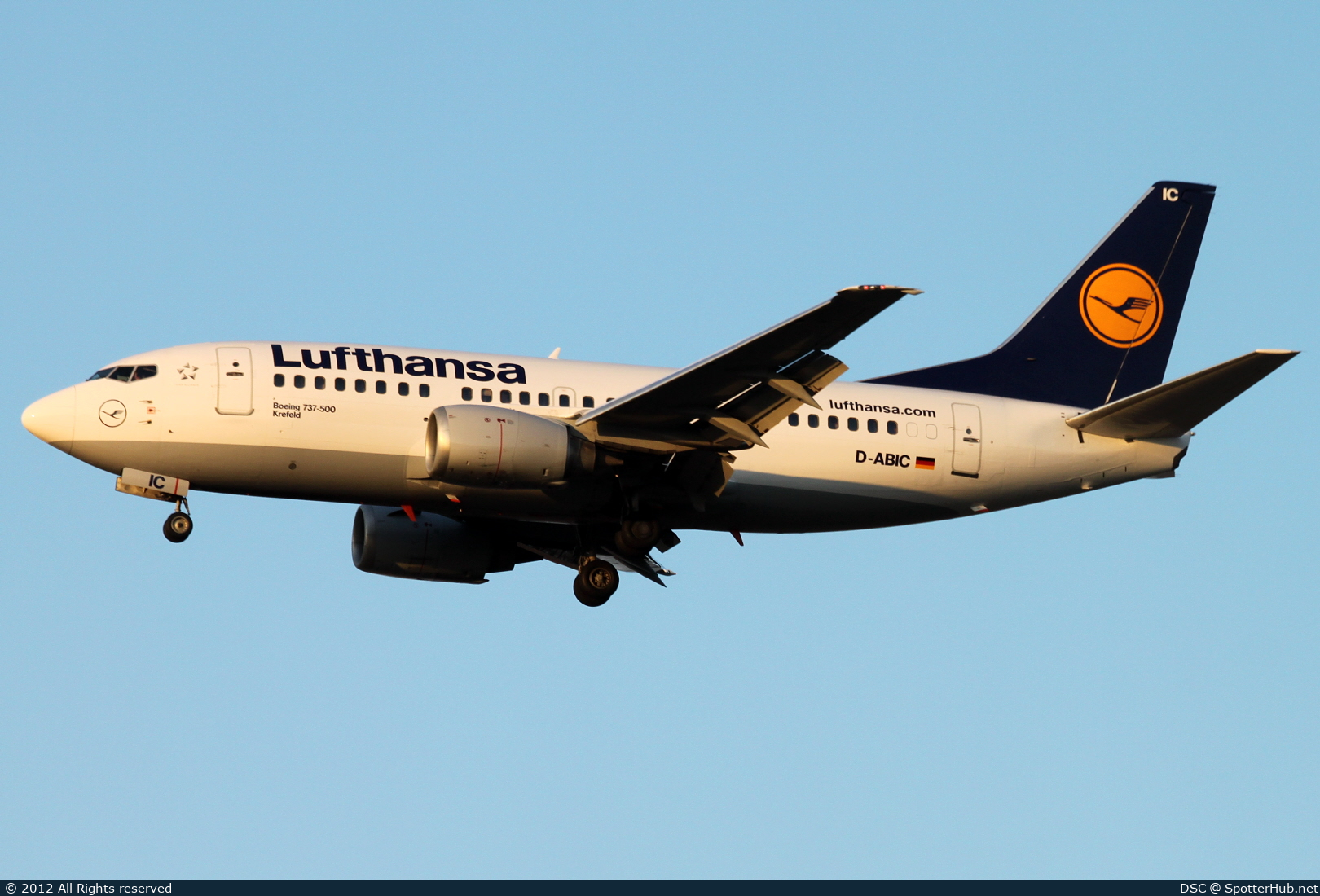 Photo of D-ABIC - Boeing 737-530 operated by Lufthansa