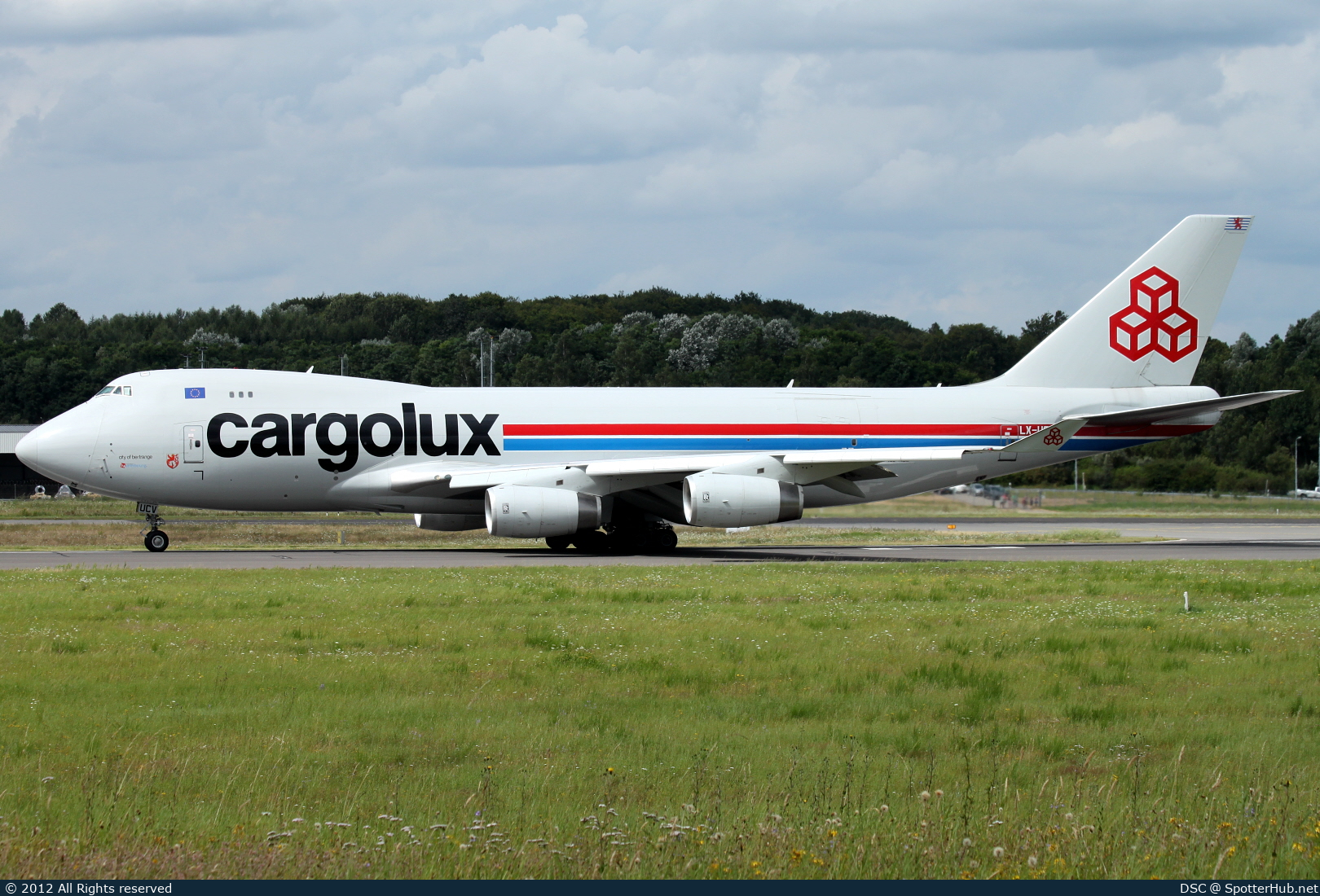 Photo of LX-UCV - Boeing 747-4R7F operated by Cargolux