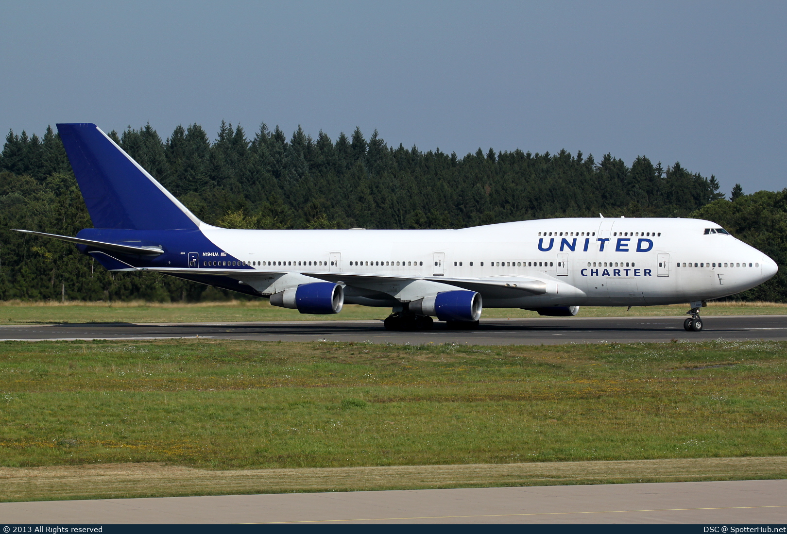 Photo of N194UA - Boeing 747-422 operated by United Airlines