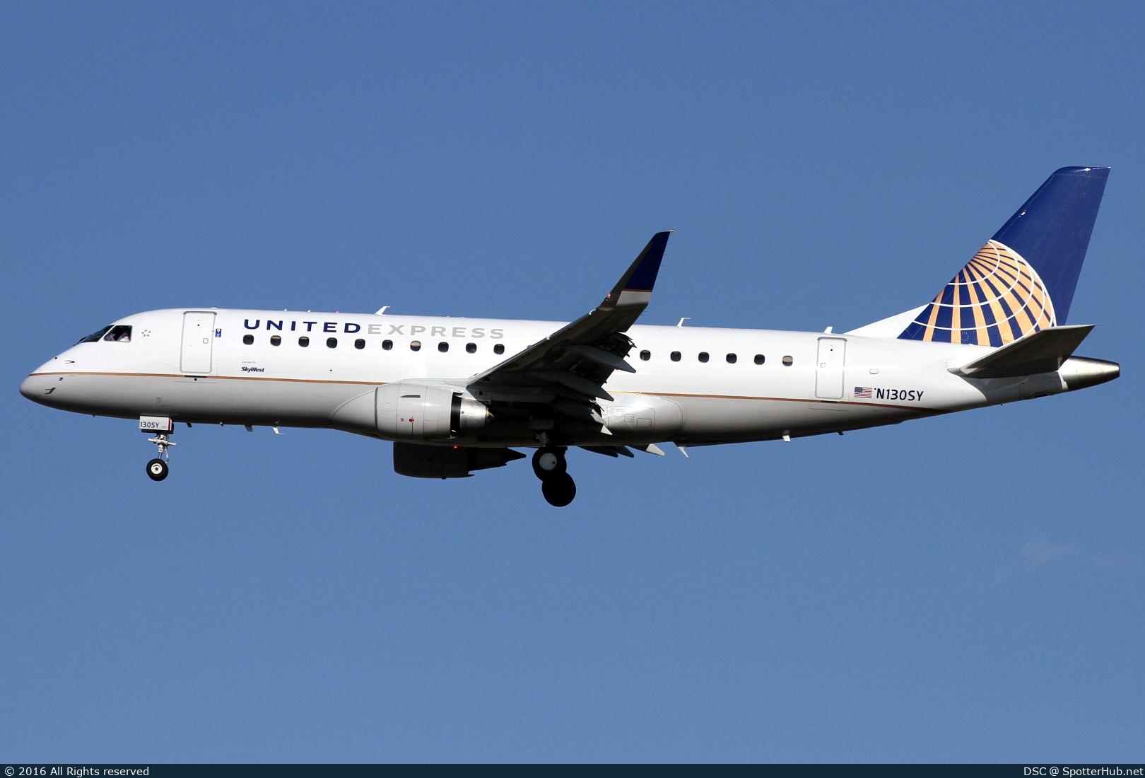 Photo of N130SY - Embraer ERJ-175LR operated by United Express (opb SkyWest Airlines)