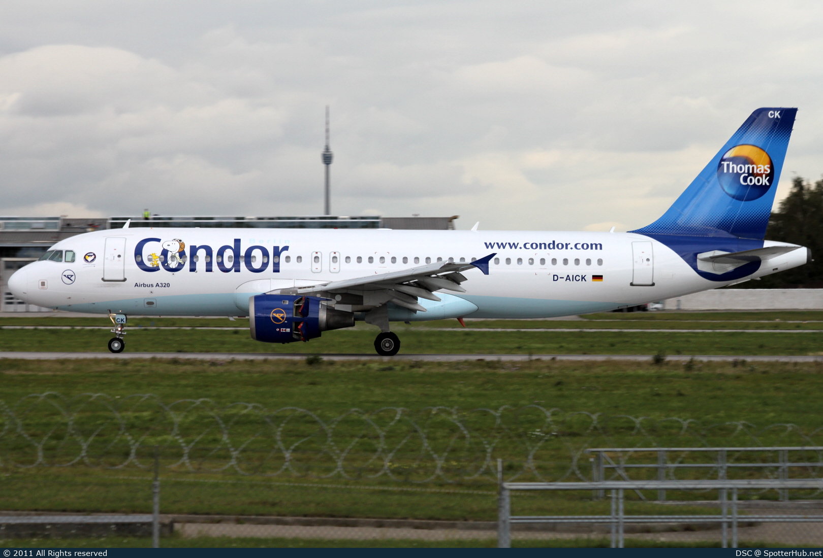 Photo of D-AICK - Airbus A320-212 operated by Condor