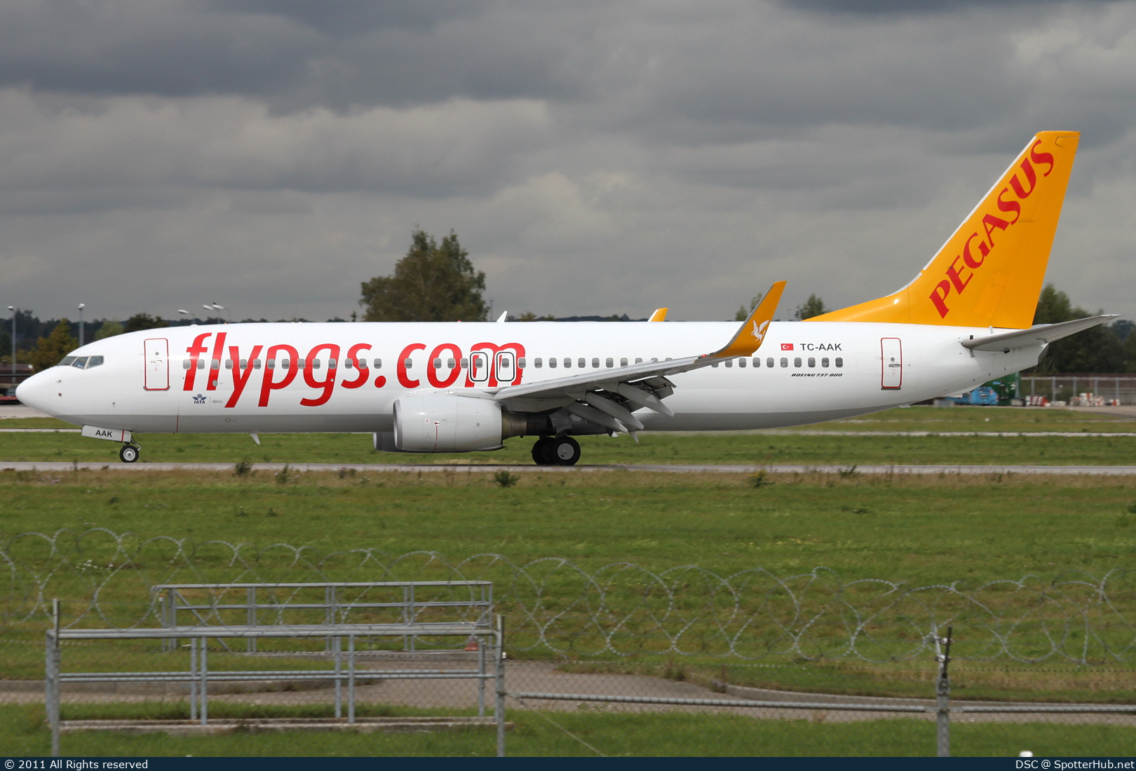 Photo of TC-AAK - Boeing 737-8FH operated by Pegasus Airlines