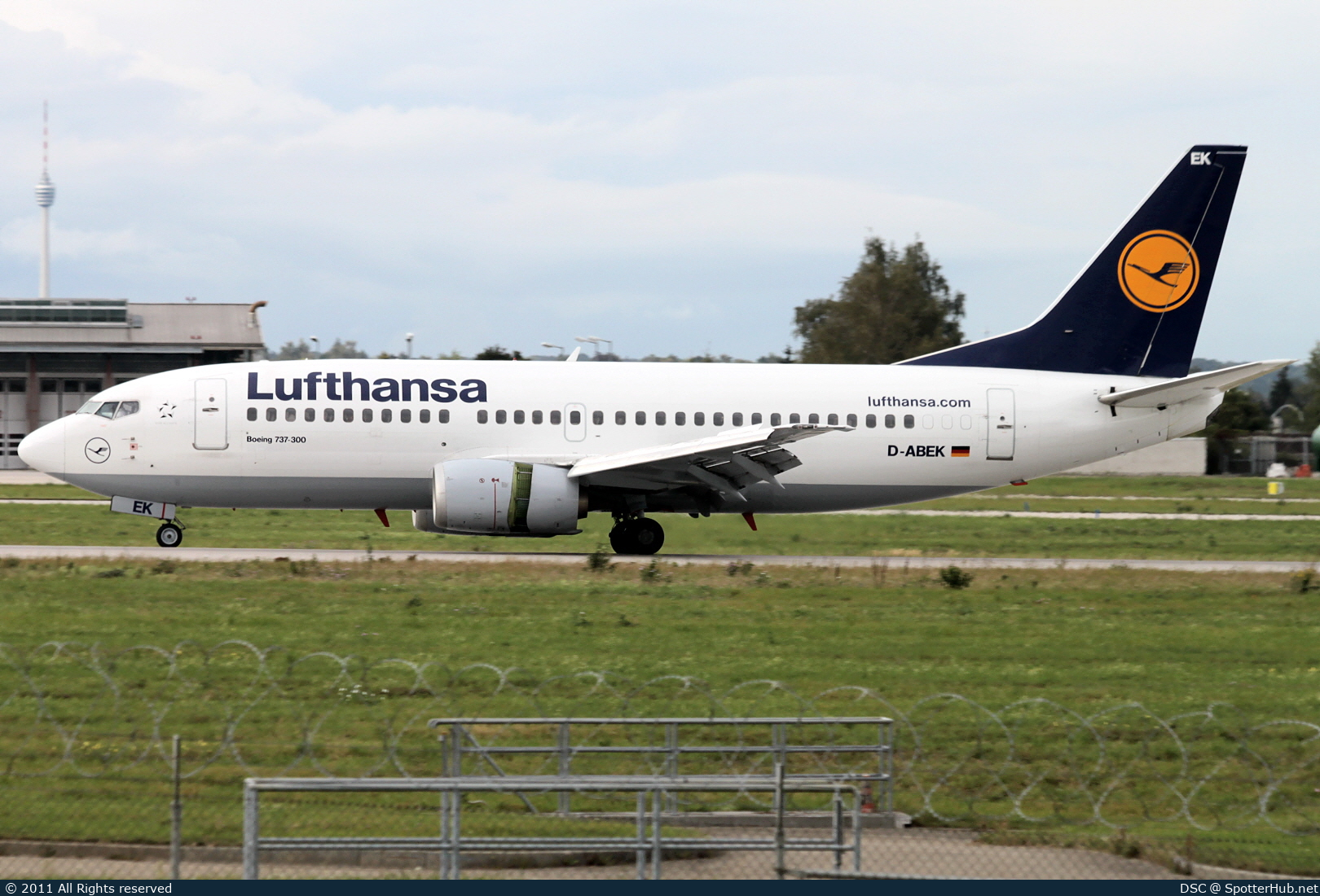 Photo of D-ABEK - Boeing 737-330 operated by Lufthansa