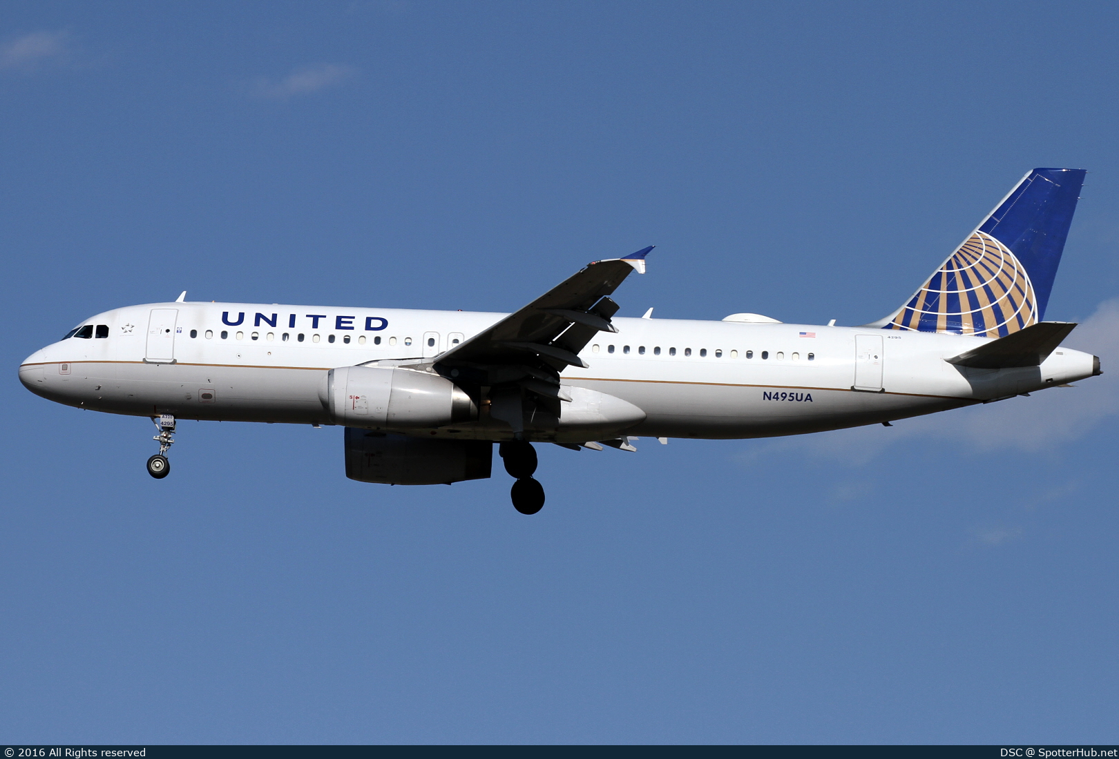Photo of N495UA - Airbus A320-232 operated by United Airlines
