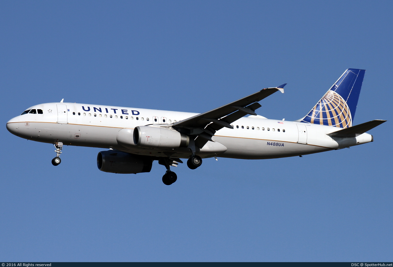 Photo of N488UA - Airbus A320-232 operated by United Airlines