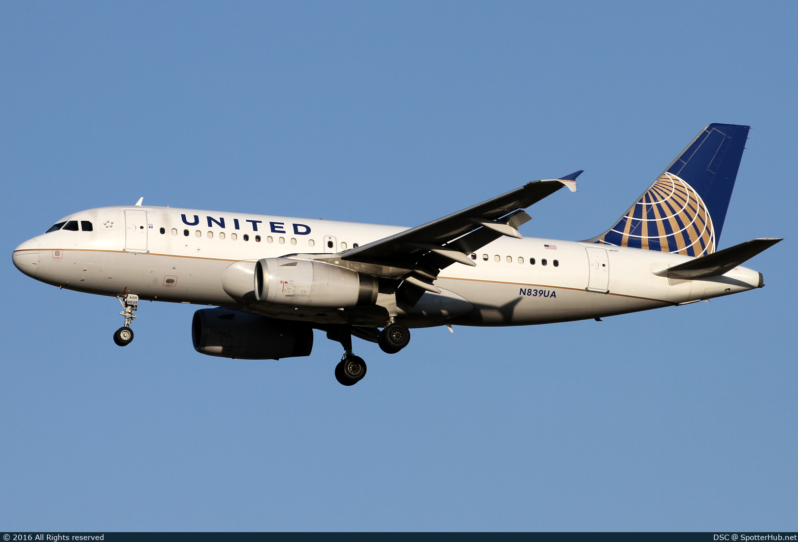 Photo of N839UA - Airbus A319-131 operated by United Airlines