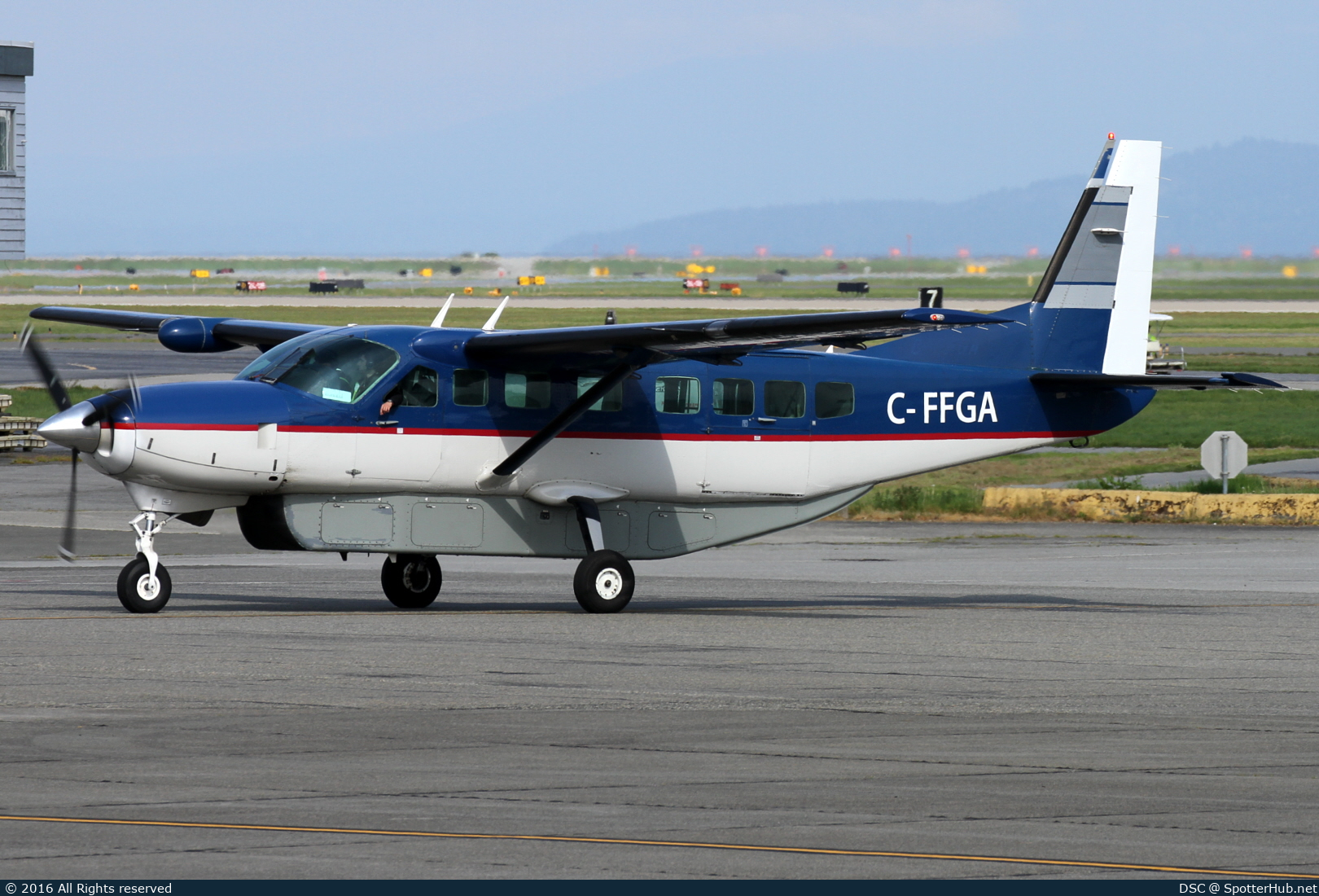 Photo of C-FFGA - Cessna 208B Grand Caravan operated by Skylink Express