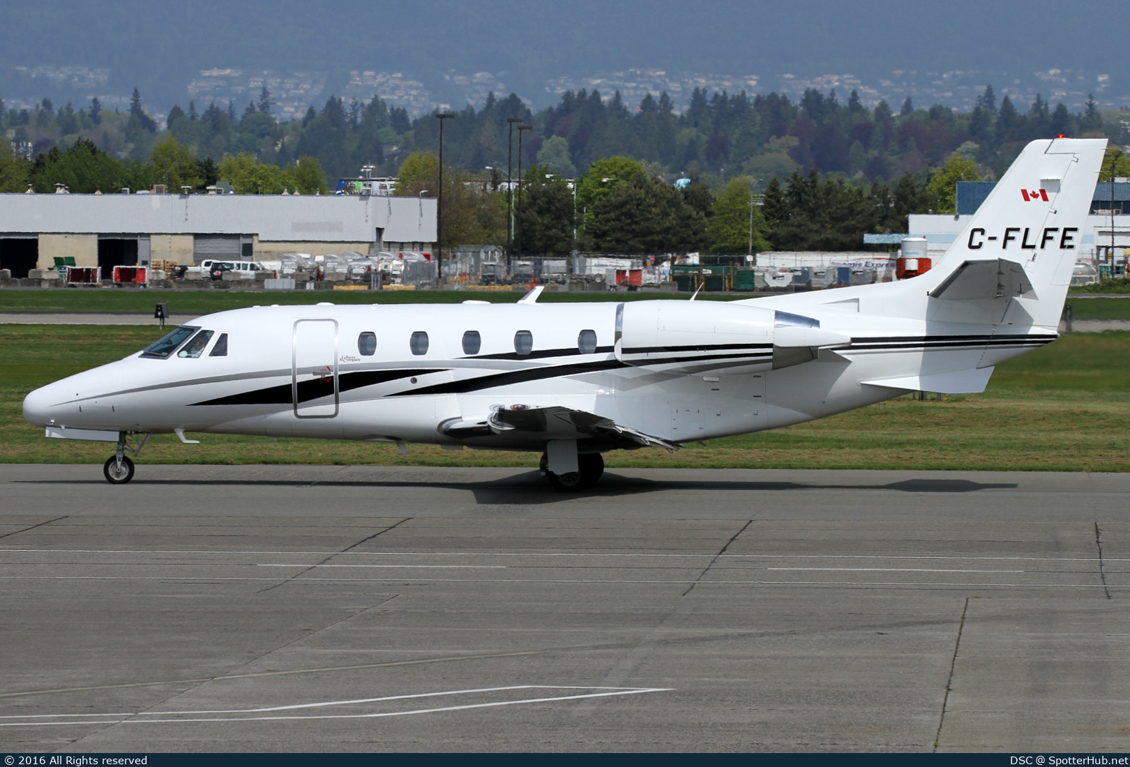 Photo of C-FLFE - Cessna 560XL Citation Excel operated by Private
