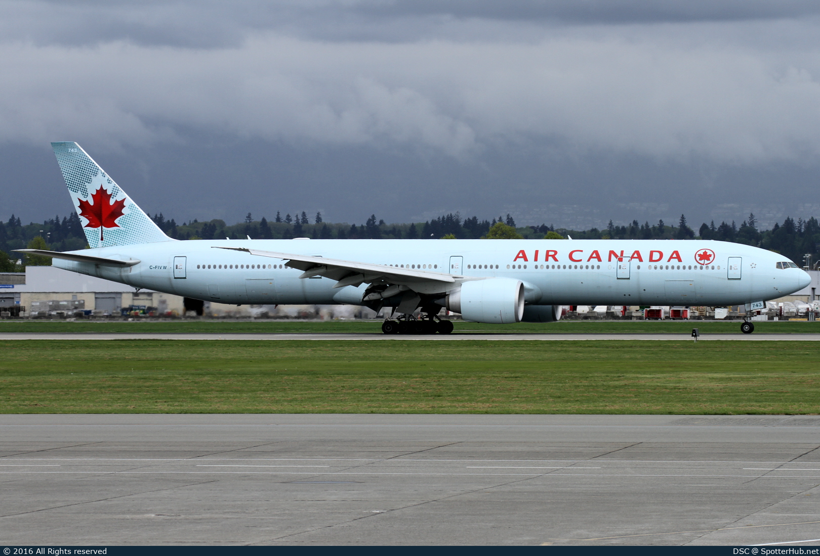 Photo of C-FIVW - Boeing 777-333(ER) operated by Air Canada