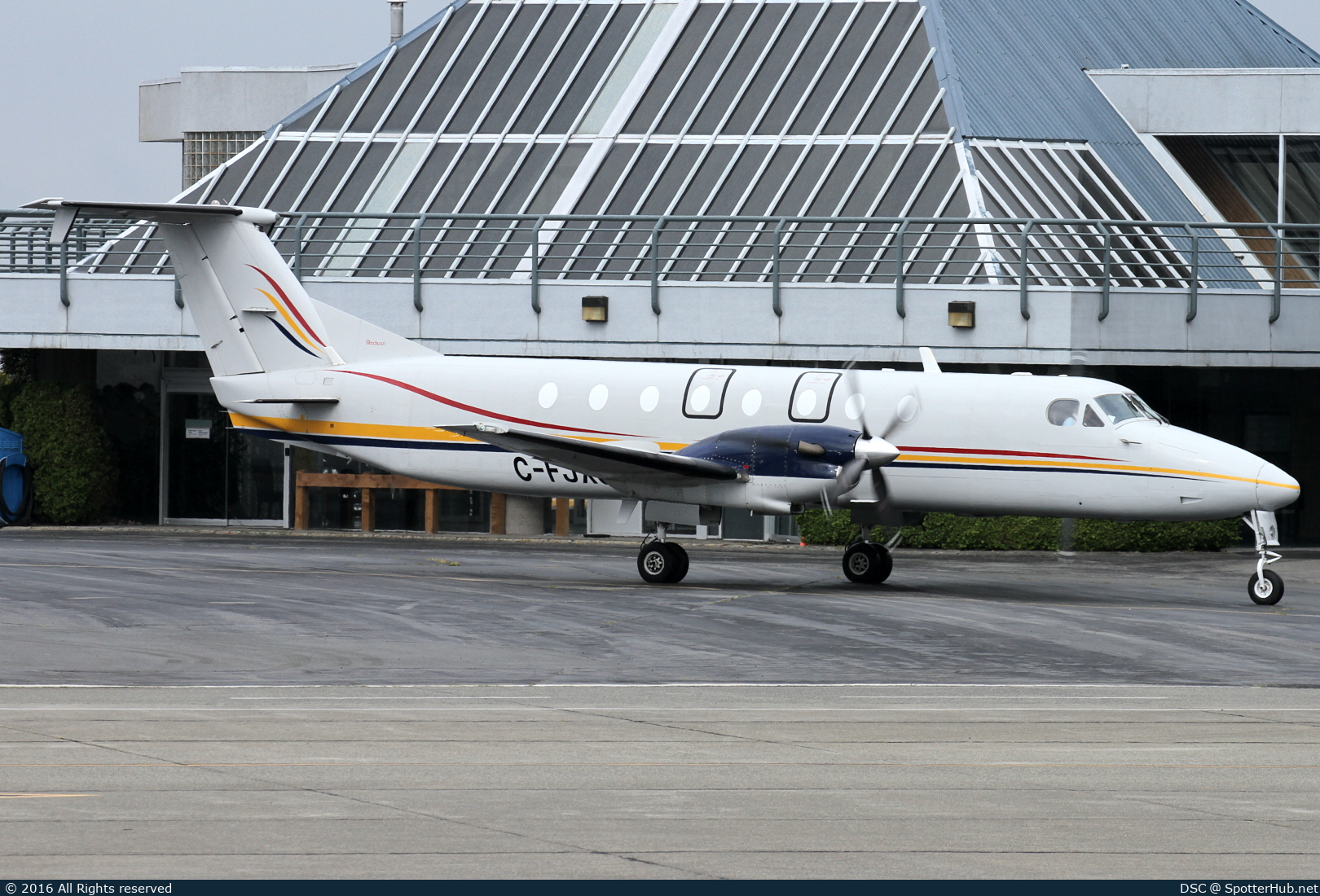 Photo of C-FJXO - Beechcraft 1900C operated by Skylink Express